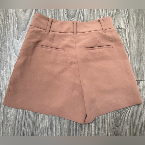 Aritzia Wilfred Shorts - Picture 3 of 5